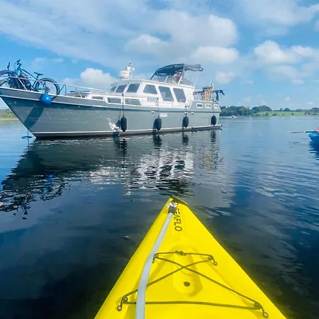 The Marina Experience Bateau-hôtel *